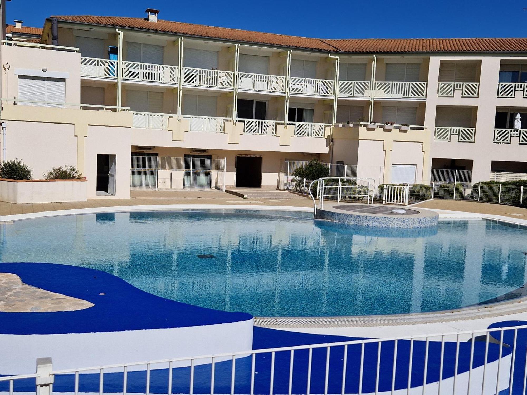 Appartement Avec Piscine, Tennis & Balcon, Centre-Ville Chatelaillon-Plage, 6 Pers, 2 Ch - Fr-1-706-17 Luaran gambar